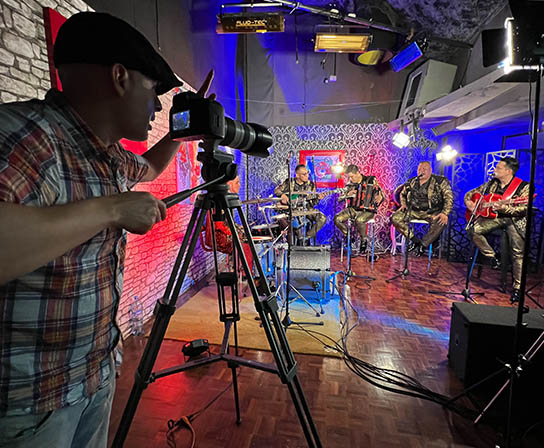 Plug Group  - Estudio Multimedia CDMX